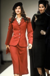 4_azzedine-alaia-fw-1991-5_html.thumb.JPEG.053be0c5822d6545fa7c73581d028560.JPEG