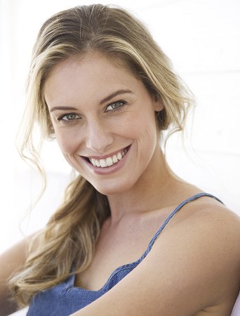 Saskia Jordyn Topp 3.jpg
