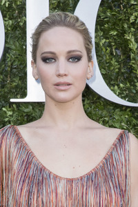   jlaw030717BZNImage1001.jpg