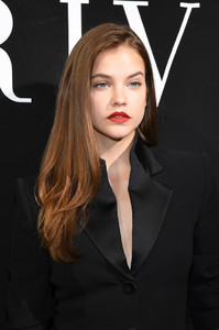 Barbara+Palvin+Giorgio+Armani+Prive+Front+KAwp5gSpzhnx.jpg