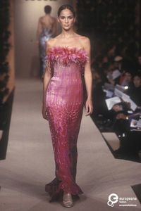 59616beb98e69_HanaeMoriSpringSummer1999ParisHauteCouture.thumb.jpg.7d2edac2de5fdf2ed5b380a169848919.jpg