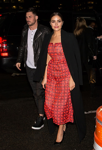 MCFan_for_Celeblounge&HQCelebCorner15-02-2017 13-26SPL1443545_011.jpg