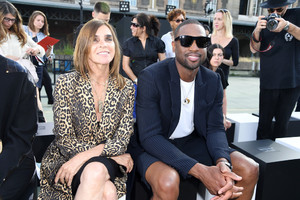 Carine+Roitfeld+Givenchy+Front+Row+Paris+Fashion+mIFJnGR6optx.jpg