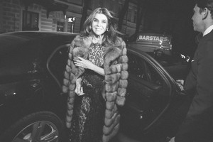 Carine+Roitfeld+Harper+Bazaar+20+Years+Russia+EFDaMYTD1ACx.jpg