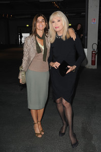 Carine+Roitfeld+Front+Row+Givenchy+eVQUexQ7Sbwx.jpg