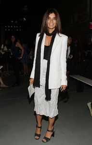 Carine+Roitfeld+MBFW+Backstage+Wes+Gordon+5CYQwy7k82Yx.jpg