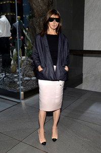 Carine+Roitfeld+5th+Avenue+Flagship+Boutique+UGDl0O2CDoox.jpg