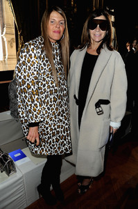 Carine+Roitfeld+Stella+McCartney+Front+Row+wKFm2PP0R4Tx.jpg