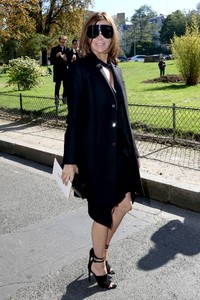 Carine+Roitfeld+Kanye+West+Paris+Fashion+Week+EGJF51k1Sp3x.jpg