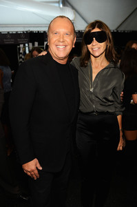 Carine+Roitfeld+Michael+Kors+Backstage+Spring+tiU3gJs0J81x.jpg