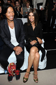 Carine+Roitfeld+Diane+Von+Furstenberg+Front+VIEiEWgvqoMx.jpg