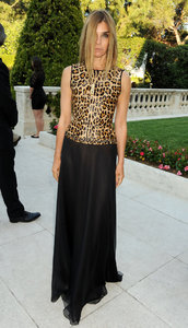 Carine+Roitfeld+2010+amfAR+Cinema+Against+bDyWF7q6BE7x.jpg