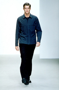 5963d153043f2_CalvinKleinFallWinter19992000NewYorkFashionWeek.thumb.jpg.bd3f0aa018f60e5c1286f5225682a36f.jpg