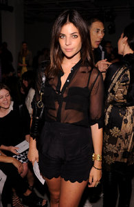 Julia+Restoin+Roitfeld+Altuzarra+Front+Row+k2VmFhC5hsJx.jpg