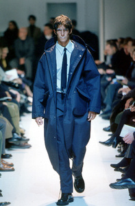 5965afea2906a_IcebergFallWinter19992000MilanFashionWeek.thumb.jpg.d54f40e319326262d8e6c249bacd3f75.jpg