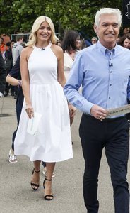      hollyw130717BZNImage104.jpg