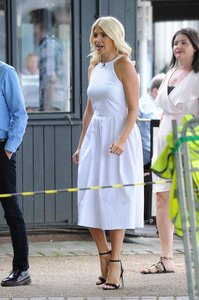      hollyw130717BZNImage133.jpg
