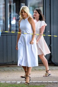      hollyw130717BZNImage138.jpg