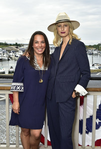 Karolina+Kurkova+Hamptons+Magazine+Celebrates+ngprXv7ui35x.jpg