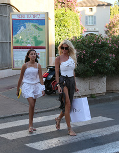    victorias150717BZNImage104.jpg