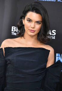 Kendall Jenner arrives at the Premiere Of EuropaCorp And STX Entertainment's 'Valerian And The City Of A Thousand Planets' at TCL Chinese Theatre on July 17, 2017 in Hollywood, California. 11.jpg