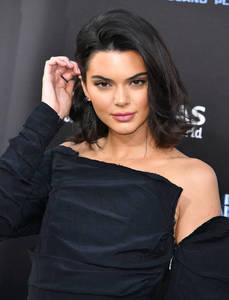 Kendall Jenner arrives at the Premiere Of EuropaCorp And STX Entertainment's 'Valerian And The City Of A Thousand Planets' at TCL Chinese Theatre on July 17, 2017 in Hollywood, California. 14.jpg