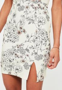 596fb42aac855_cream-crepe-floral-90s-neck-bodycon-dress2.thumb.jpg.f6556cac90ce2fcc69894a1c35ebbaa6.jpg