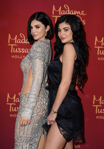 Kylie+Jenner+Unveils+New+Wax+Figure+Madame+m_AveAaKngyx.jpg