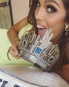irismittenaeremf - BP7vI0ZABQA.jpg