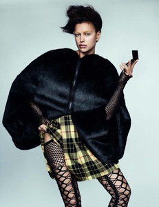 59766c75e0a50_VogueSpain-Agosto2017-18.thumb.jpg.6b5135547e543cb202f465c11d68c835.jpg