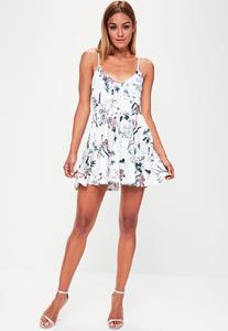 5977d20495ba7_white-strappy-floral-skater-dress1.thumb.jpg.757ddfa44c81bda24d0bb220a74a97b0.jpg