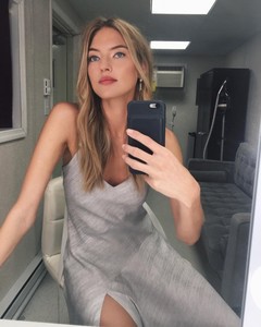 5978d05dc2483_740full-martha-hunt(1).thumb.jpg.d747fea49366d911e46efbc8b66cc7d0.jpg