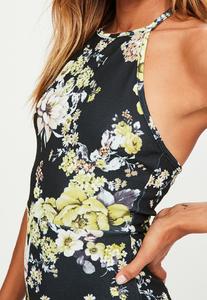 5978d3eaa8a97_black-floral-print-romper2.thumb.jpg.6b7e9bc55e548ac0401dca9f80bf53bb.jpg