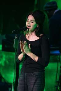 Lana-Del-Rey - Performs-at-O2-Academy-Brixton--05.jpg