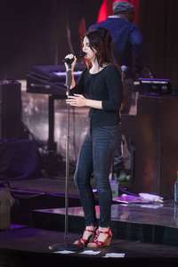 Lana-Del-Rey - Performs-at-O2-Academy-Brixton--07.jpg