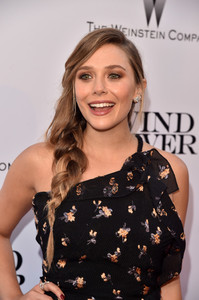 Elizabeth+Olsen+Premiere+Weinstein+Company+MCiQO43ZMxox.jpg