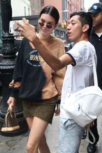Kendall-Jenner - Leaving-her-hotel-in-NYC--18.jpg
