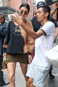 Kendall-Jenner - Leaving-her-hotel-in-NYC--19.jpg