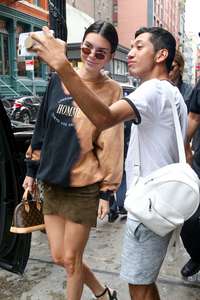 Kendall-Jenner - Leaving-her-hotel-in-NYC--21.jpg