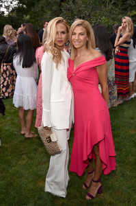 NET+PORTER+Co+Hosts+GOOD+Foundation+Hamptons+mNK3KmtaVGBx.jpg