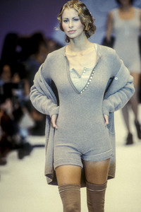 5_blumarine-fw-1993-12_html.thumb.JPEG.e3415ca9e48f67c779cb2d010f9f4f99.JPEG