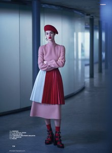 Anais-Pouliot-in-Red-Ready-by-Benjamin-Kanarek-for-ELLE-05.thumb.jpg.e03827725e5944ec44899449857b29c1.jpg