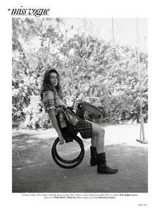 Andreea-Diaconu-by-Dan-Martensen-for-Vogue-Paris-August-2017-3-760x985.jpg