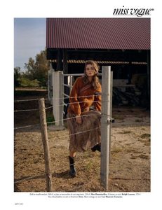 Andreea-Diaconu-by-Dan-Martensen-for-Vogue-Paris-August-2017-6-760x985.jpg