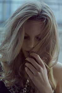 Annika-Krijt-by-An-Le-for-Vogue-Portugal-July-2017-4-760x1140.thumb.jpg.3ea81008c573c7079a6436cd934fe090.jpg