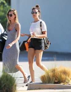 Ashley-Tisdale-in-Shorts-Shopping--03.jpg