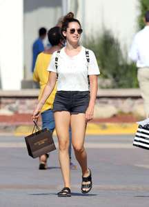 Ashley-Tisdale-in-Shorts-Shopping--10.jpg