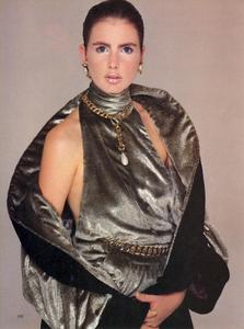 Avedon_Vogue_US_December_1984_03.thumb.jpg.a588eb776cbbe9b4e6ab23b18cec06db.jpg