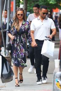 Chrissy-Teigen-out-in-New-York--13.jpg