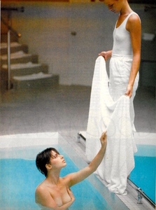 Comte_Vogue_US_June_1982_09.thumb.jpg.cb1d69511a2c3e50c7ddc8874352a0b7.jpg